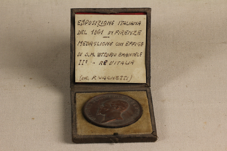 Medaglione con effige di S.M. Vittorio Emanuele II° re d'Italia